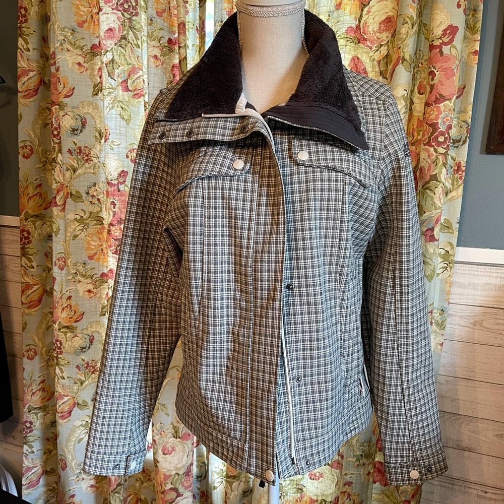 Women’s Coat Medium
